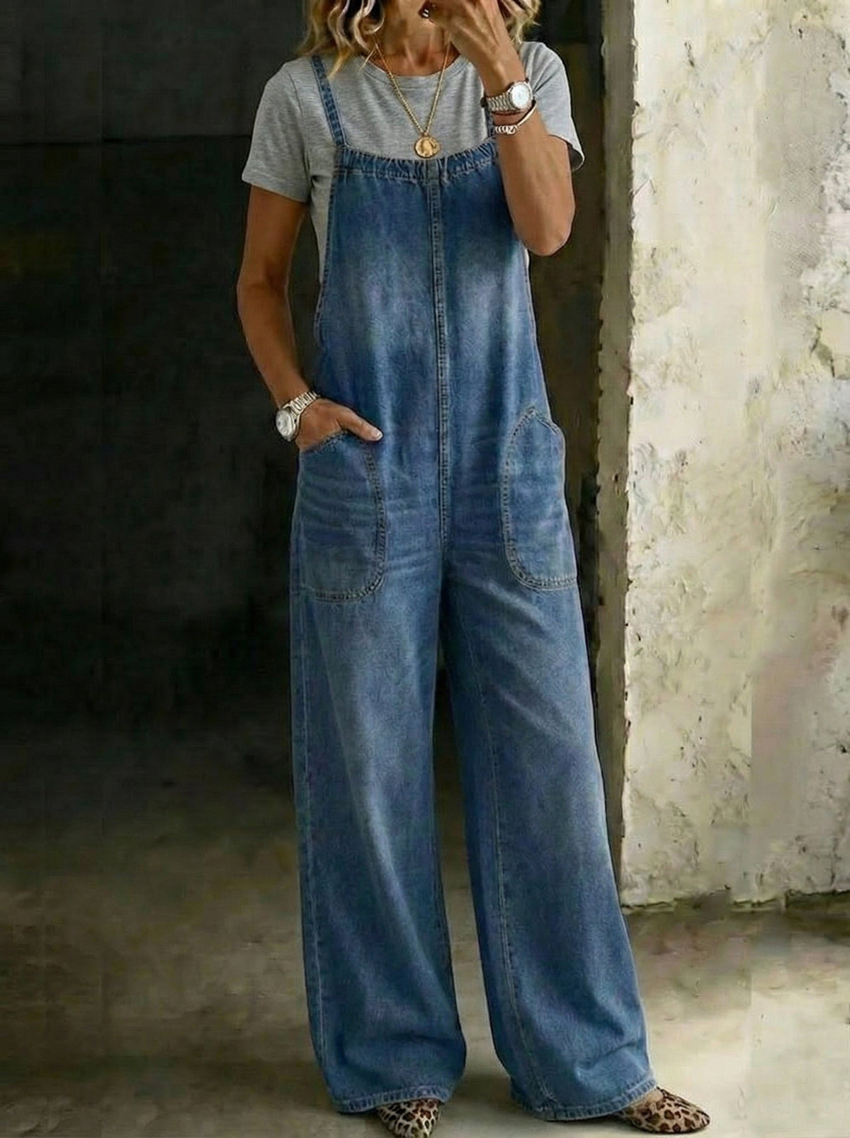 Fashion Sleeveless Pocketed Relaxed-Fit Denim Jumpsuit