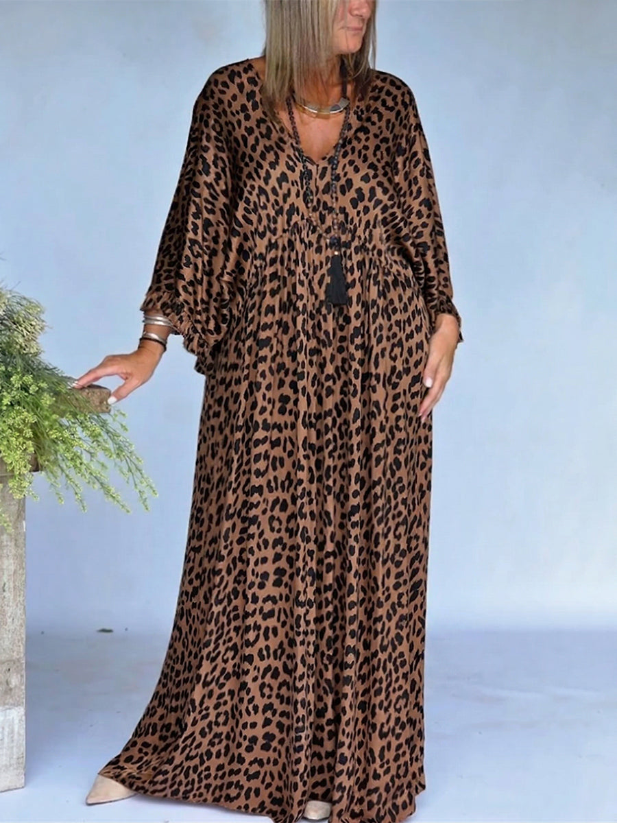 Elegant and Cozy Loose-Fit Leopard Print Dress