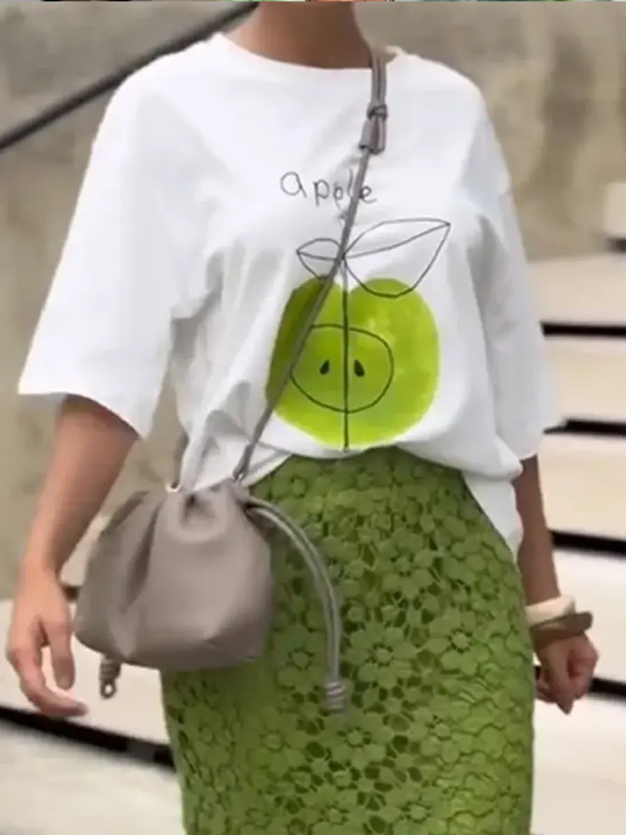 Fashionable Apple Print T-Shirt