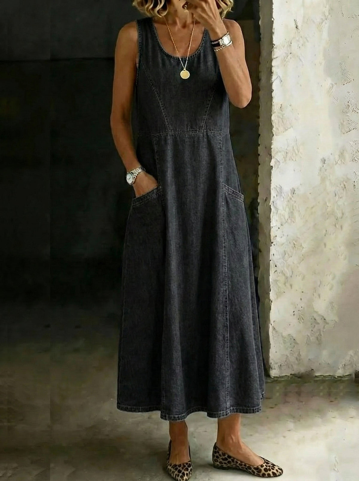Retro Round Neck Sleeveless Casual Loose Denim Vest Dress