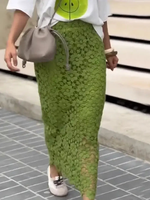 Elegant Hollow-Out Lace Slim-Fit Skirt